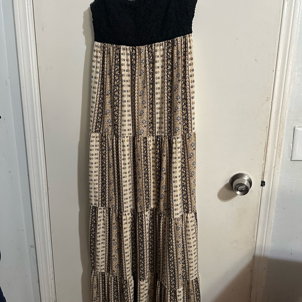 No Boundaries Black and Tan Striped Apparel
